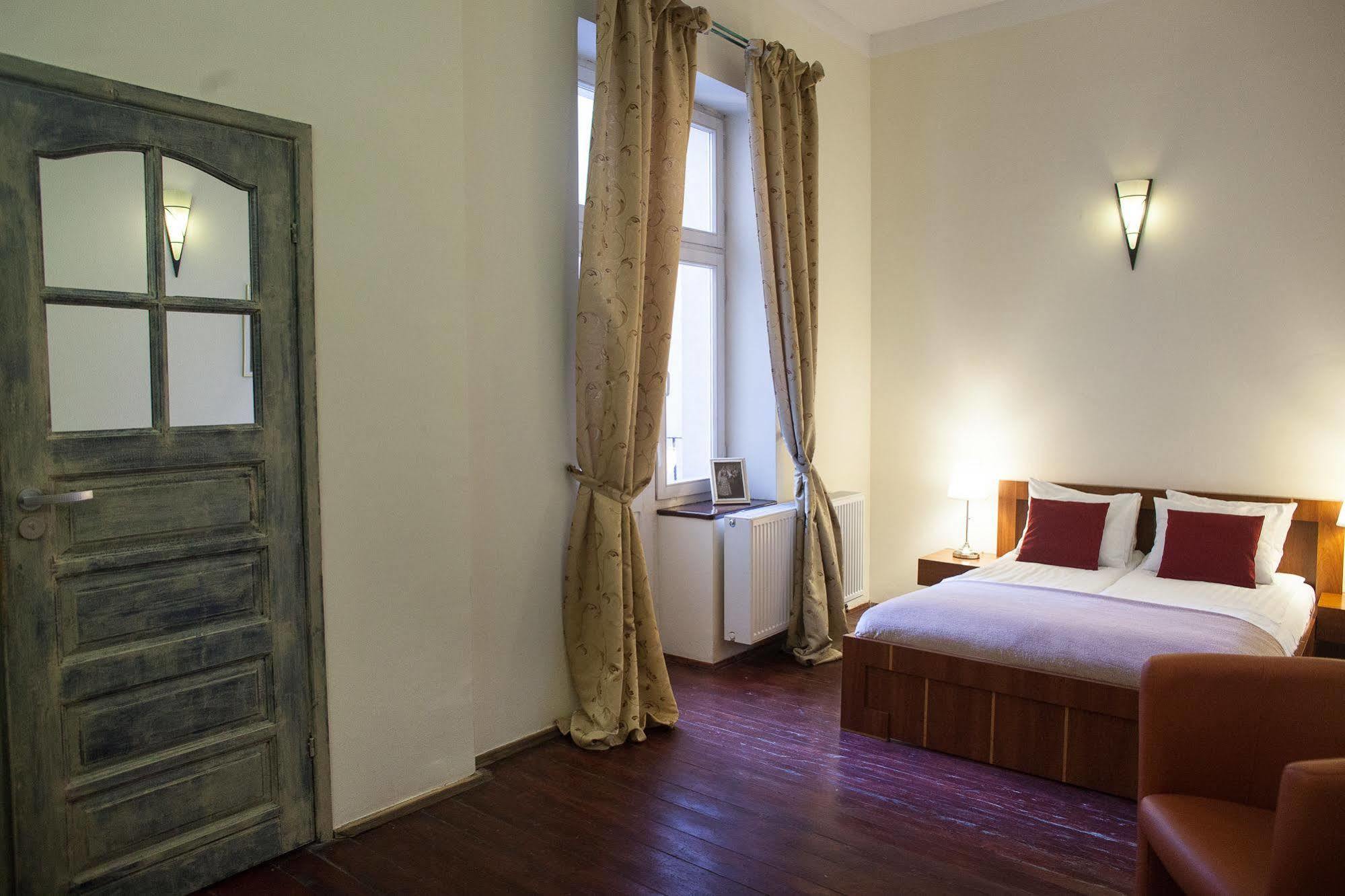 Tango House Bed & Breakfast Krakow Exterior photo