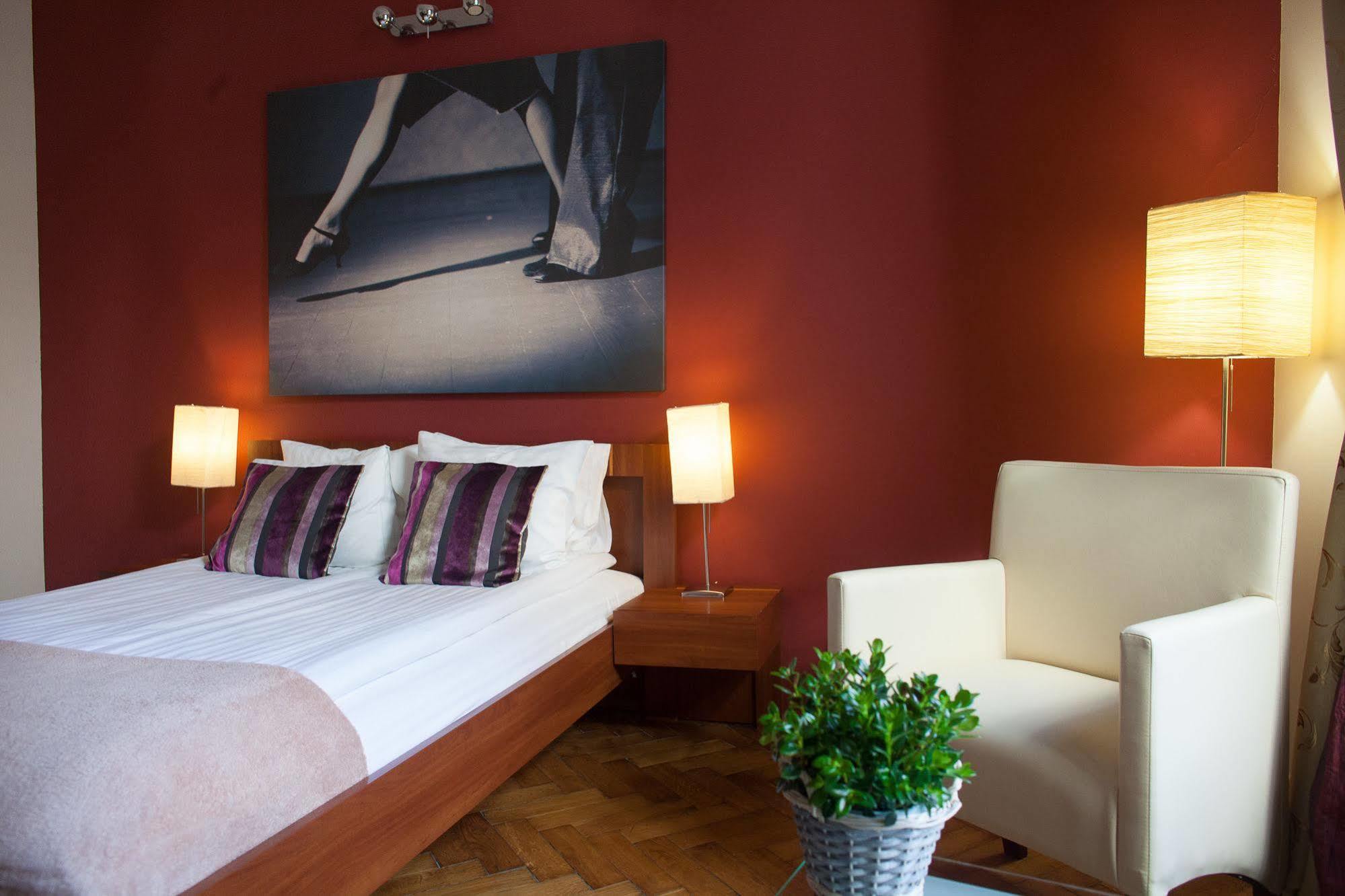 Tango House Bed & Breakfast Krakow Exterior photo