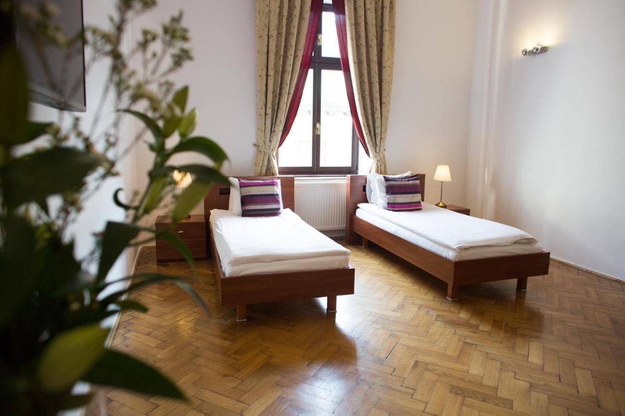 Tango House Bed & Breakfast Krakow Exterior photo